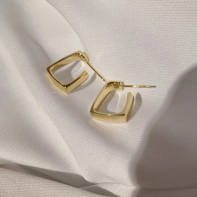 New geometric U-shaped earrings - Golden