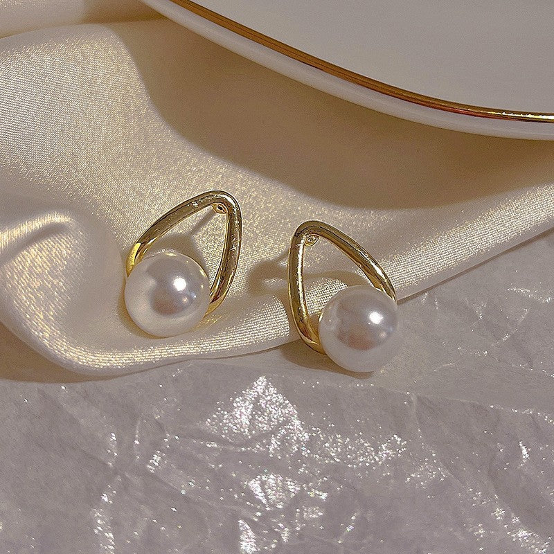 Pearl earrings